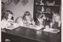 PMA 15389 SCHOOL LUNCH Mannboro, Va. April 1947