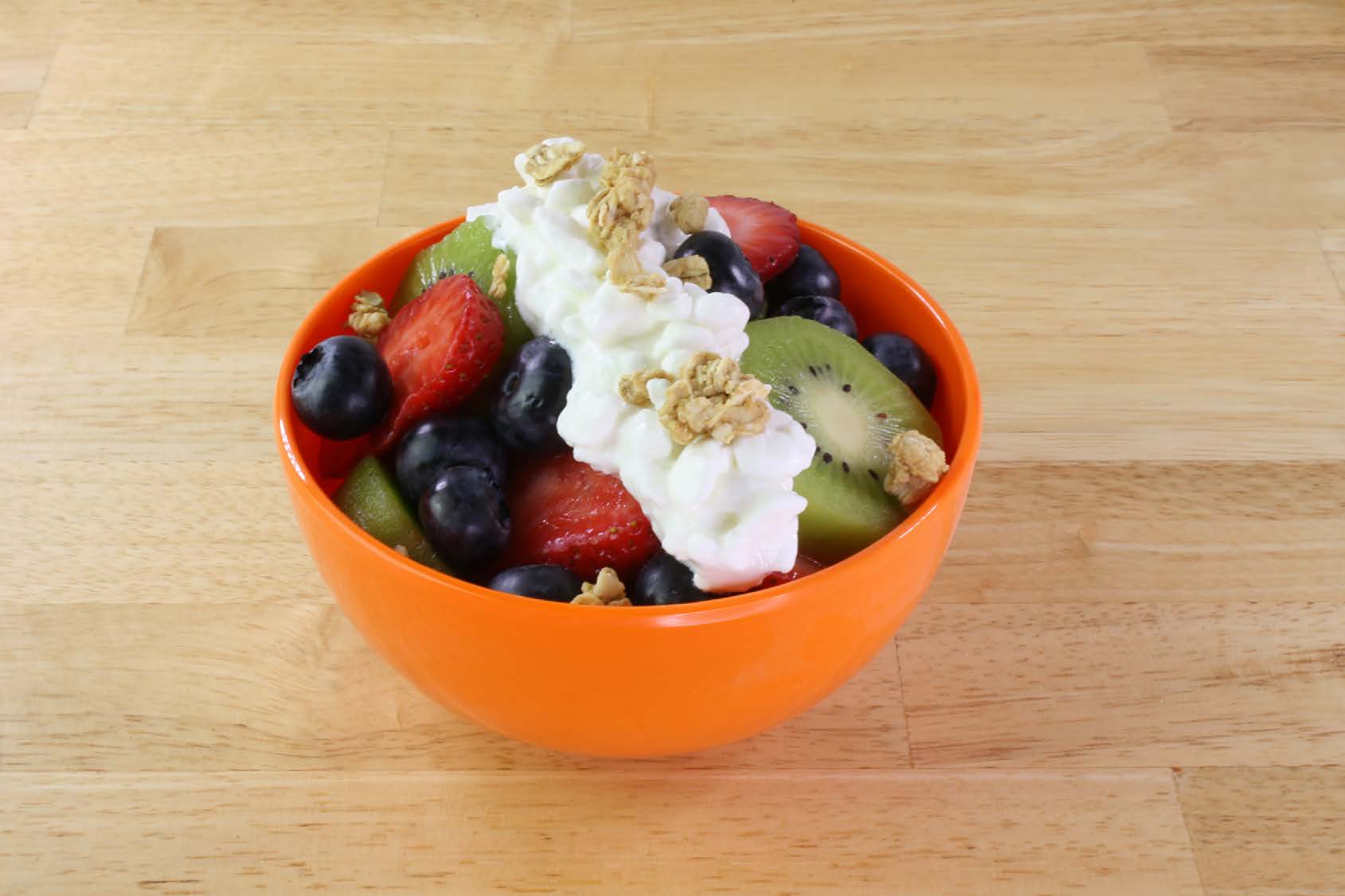 Ensalada de frutas con requesón - Recetas del USDA para centros de cuidado infantil
