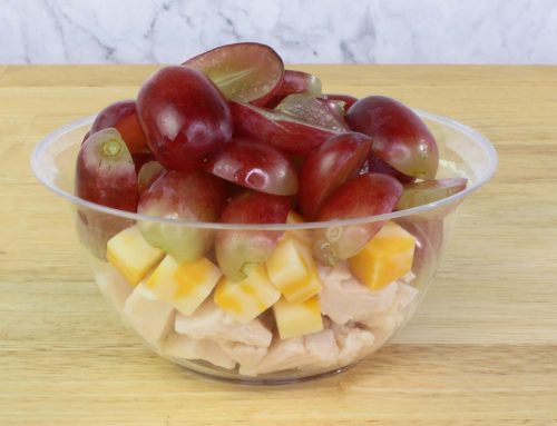 Taza de pollo con queso y uvas – Recetas del USDA para centros de cuidado infantil